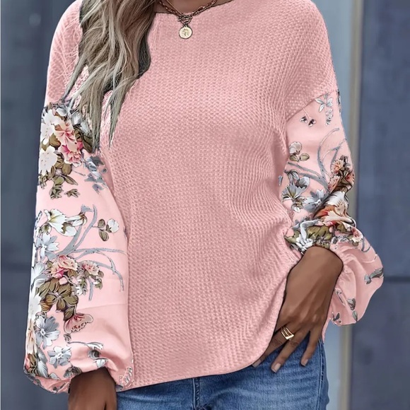 Tops - Floral Sleeve Pink Top